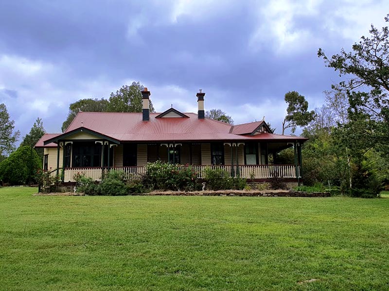 Property for sale, Glen Innes NSW: Glen Rule Estate, front view of house.